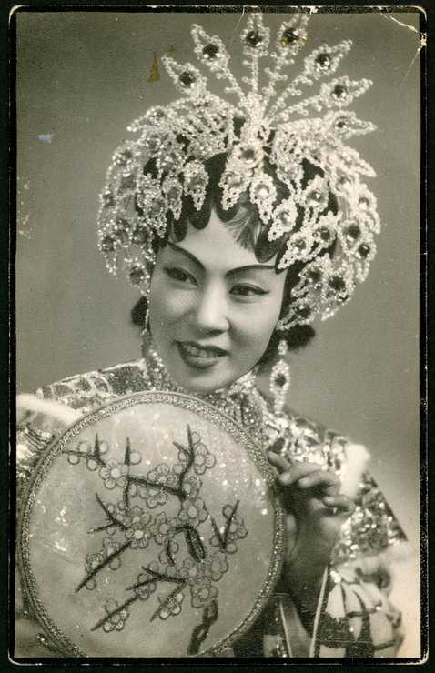 Jia Lipu in Chinese opera costume